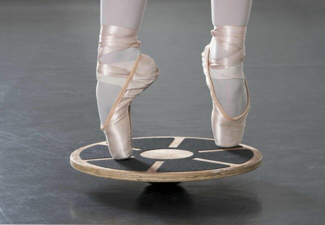 balance-Image par Jan Lasota de pixabay une ballerine qui fait l'équilibre